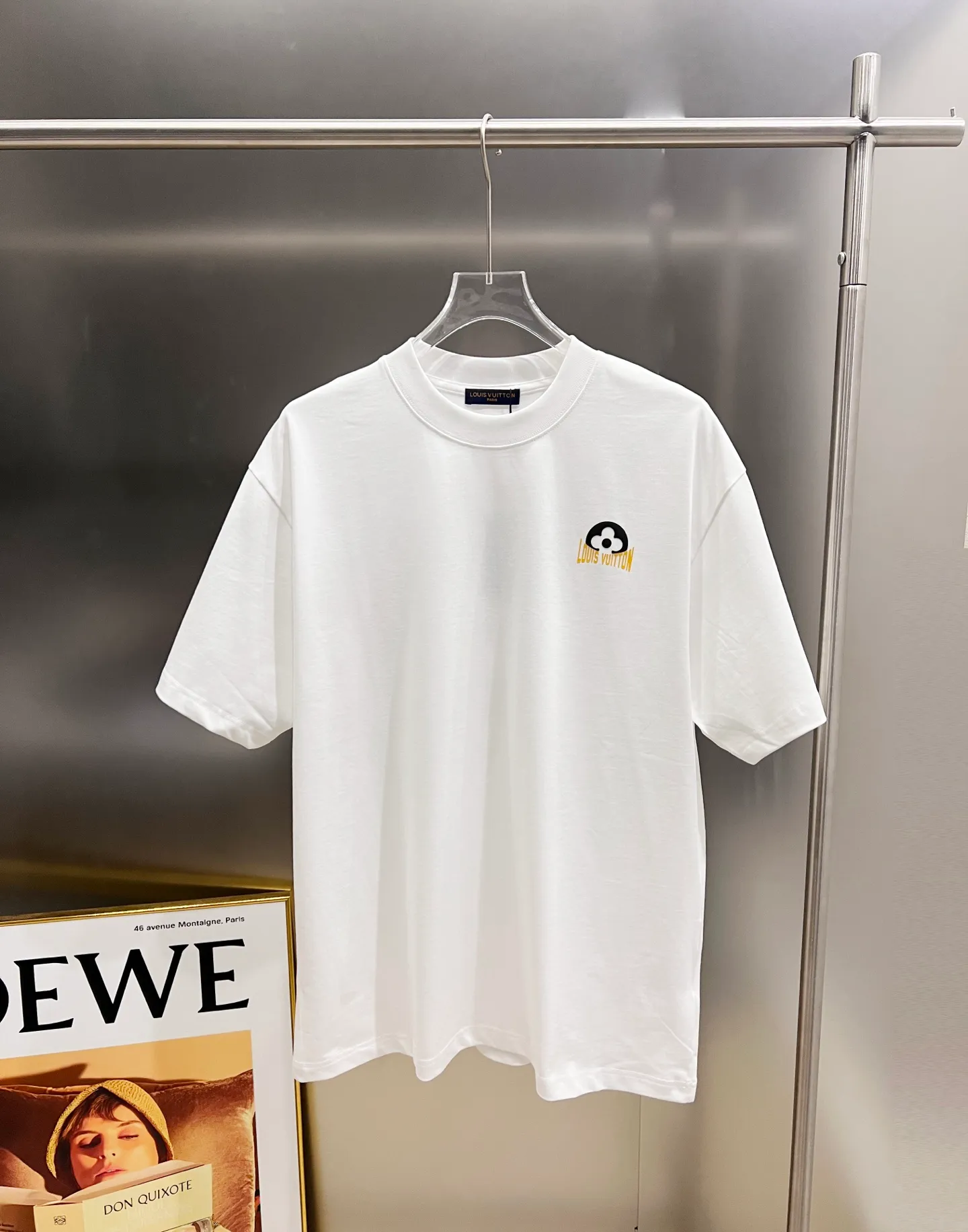 🅿️190 1v Louis* 2025 autumn and winter new style, classic letter three-dimensional foam printing technology design, high-end version! Highly breathable and comfortable, customized double yarn plain cotton fabric. Short-sleeved T-shirt. Same style for men and women. Sizes S M L XL XXL Five sizes black white